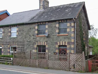 2almahouse.jpg