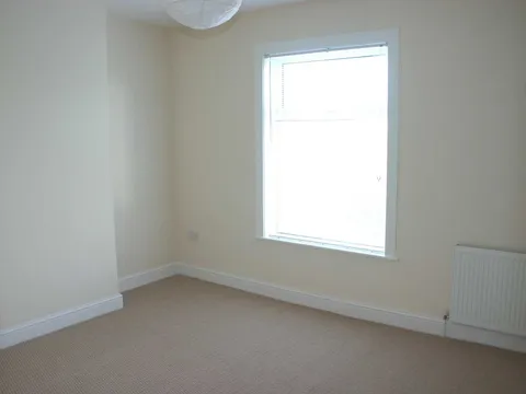 bed1.jpg