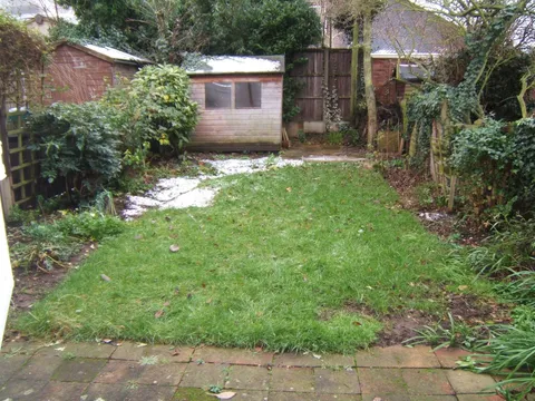 17_Fulwood_Gdns_-_Garden_22-12-09.jpg