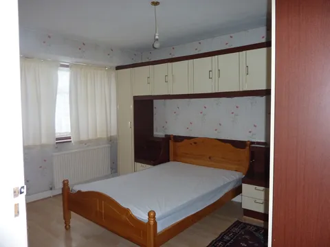 39_MARLBOROUGH_AVENUE_BED_1.jpg