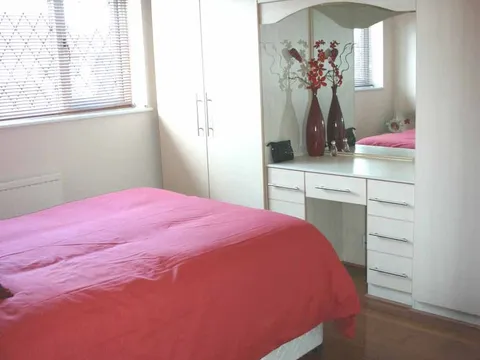 bed1.jpg