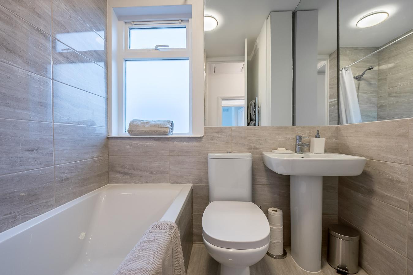 2 bedroom property to let in UFFORD STREET, SE1 £650 pw