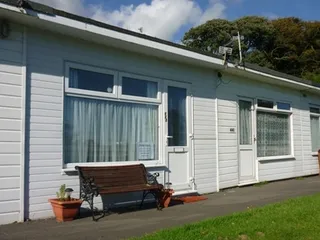 chalet_440.jpg