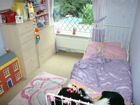 bedroom2.jpg