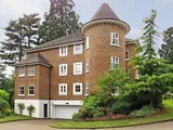 2 bedroom Ground Floor Apartment in Ascot