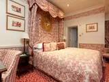 Milestone Hotel, W8