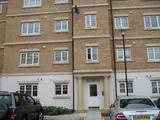 2 Bed flat in a modern development in Edgware