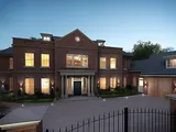 6 bedroom Detached House in South Ascot
