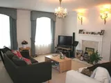 Lindsay Square, SW1V