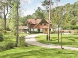 Farnham Road, Churt, Farnham, Surrey, GU10