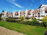 3 bedroom Top Floor Apartment in Ascot