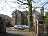 Moss Lane, Sale M33