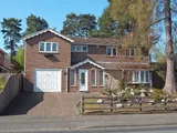 5 bedroom Detached House in Ascot