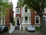 Avenue Crescent, London