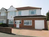 Petersfield Avenue, Staines, TW18