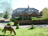 HORNDEAN - FLEXIBLE ACCOMMODATION & LAND