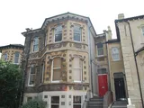 Montrose Avenue, Redland